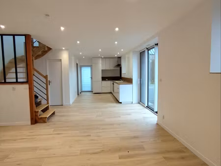 superbe maison en pierre entierement renovee en plein coeur