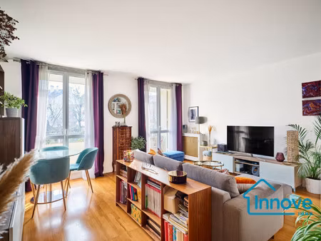 2 pièces 60 m² – rénovés  deux balcons  vue dégagée