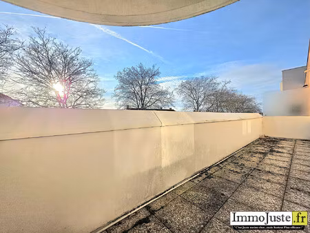 t2 avec terrasse  parking et cave !