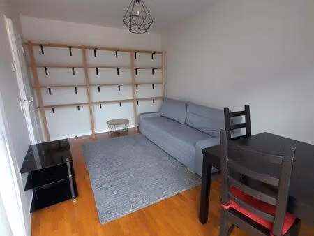 location studio meublé