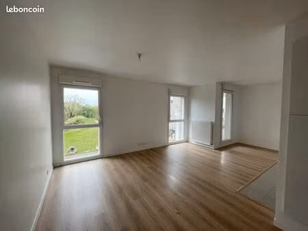 appartement 4p avec extérieurs et places de parking