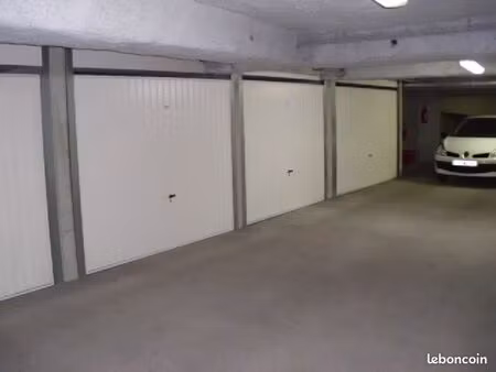box garage a louer