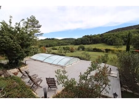 maison 180 m2 avec piscine sur terrain de 2 000 m2