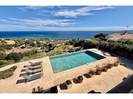 vente villa 5 pièces 200 m² à les issambres (83380)  2 095 000 €