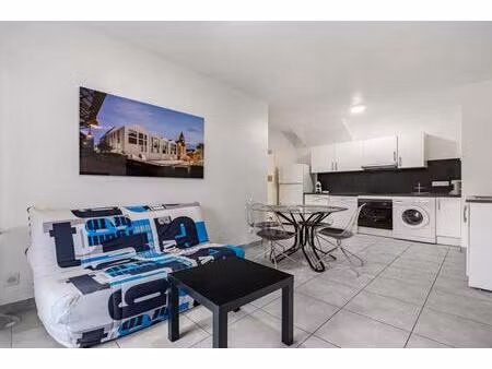 charmant 2 pièces avec balcon à cannes