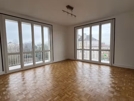 meudon centre appartement de 3 pièces   résidence de standin