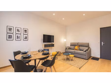 à louer ? t2 entierement meublé & équipé ? rue libergier  reims