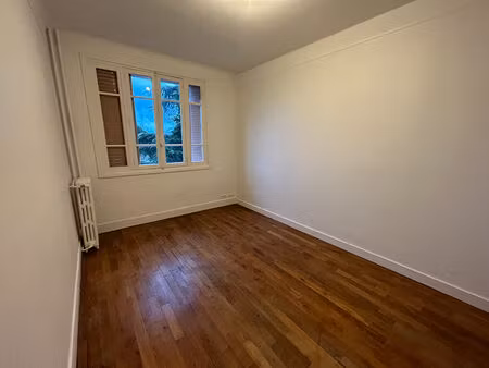 studio 25 m² chaville rive droite