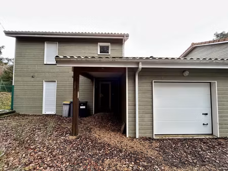 orcines  beau pavillon 3 chambres avec terrasse et jardin