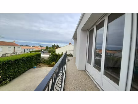 appartement t2 de 31 m2 avec parking à saint gilles