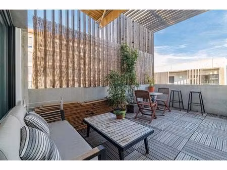 studio rénové dernier étage - terrasse - face coulée verte