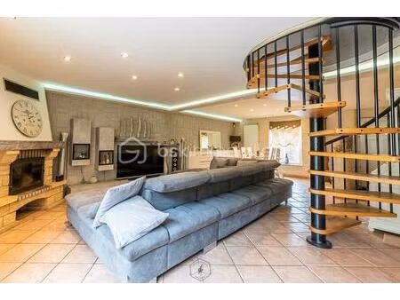 à vendre : maison 180 m² avec pompe à chaleur récente  jardin  terrasses et studio indépen