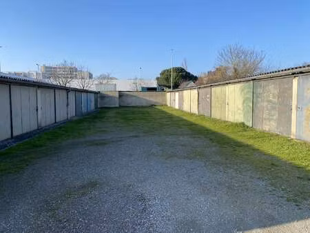 vente garage et parking à angers (49000) : à vendre / angers