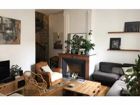 location appartement  65 m² t-2 à lyon 2  900 €