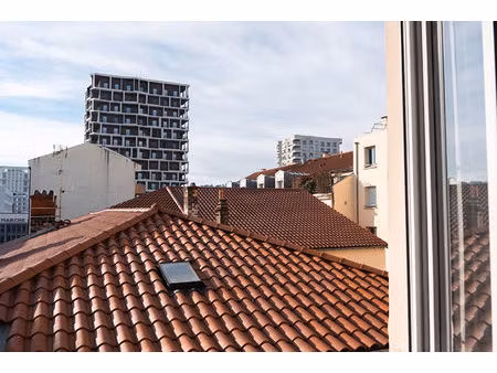 appartement de quatre pièces vue dégagée