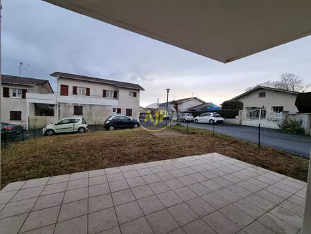 t2 rez de jardin à louer