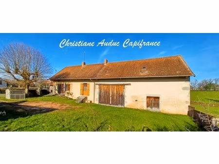 ancien corps de ferme à la porte de charolles  sur parcelle de terrain de 5 500 m²
