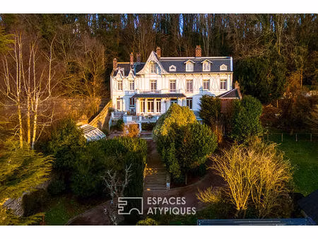 propriété bourgeoise du 19ème siècle avec son parc arboré