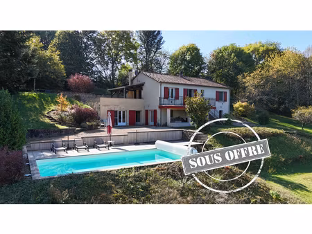 belle maison avec piscine et gîte