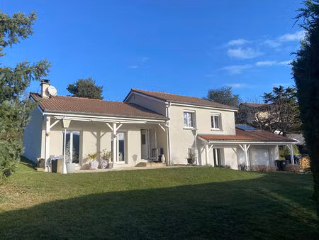 maison fraisses 6 pièce(s) 120 m2