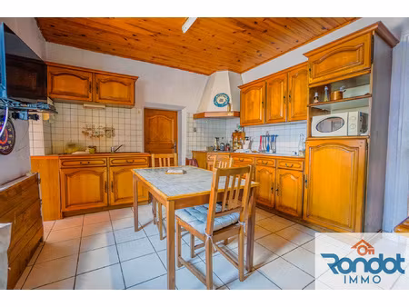 maison 4 pièces/2 chambres d'une surface de 105 m2 sur une p