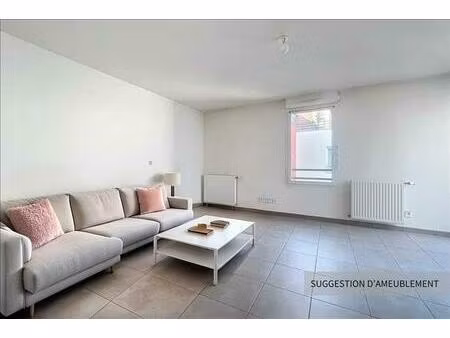 appartement 3 pièces récent - 67 m2 - balcon - piscine