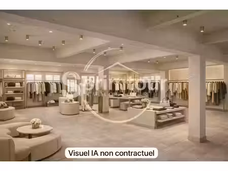local commercial brut de 210 m2 1er étage - avec ascenceur
