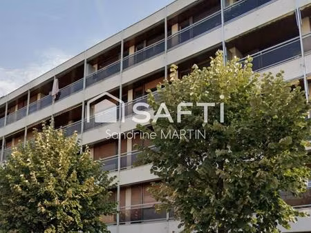 appartement t2  42m2  4ème et dernier étage avec ascenseur  cave  parking