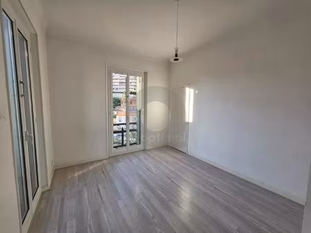 grand appartement de cinq pieces menton proche centre ville