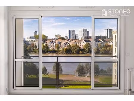 appartement t4 entièrement rénové de 80 m² avec vue loire - 3 chambres - ascenseur - parki