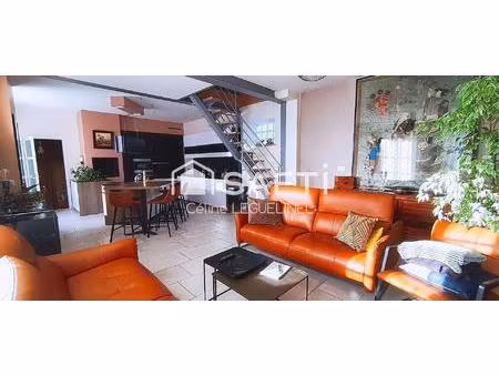 maison de caractère rénovée + grange aménageable – accès rn12