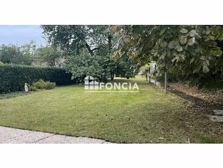 pavillon renove de 1964 sur + de 1.000 m2 de terrain clos et arboré