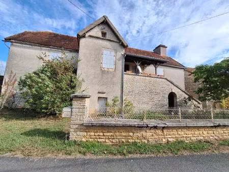 ancien corps de ferme en pierre avec 2 hectares - vue dégagée
