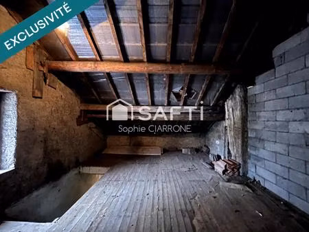 bien à fort potentiel parfait pour une famille   projet de rénovation ou investisseurs .ma