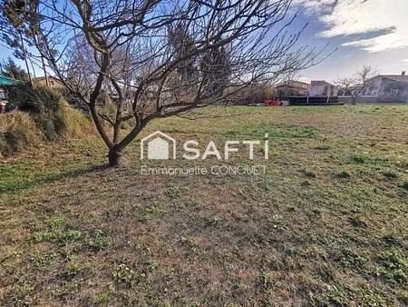 terrain constructible et viabilisé de 703 m² à capestang