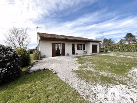 vente maison 4 pièces 95 m² à châteaubernard (16100)  117 700 €