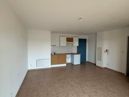 location appartement 3 pièces 59m² lezignan corbieres 11200