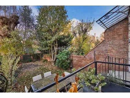 maison de 8 pièces de luxe en vente à courbevoie  île-de-france