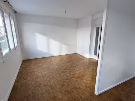 location appartement 3 pièces 66m² clermont ferrand 63000