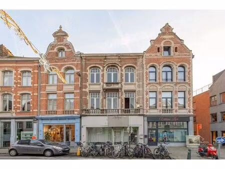 opbrengsteigendom met renovatiepotentieel in hartje lier