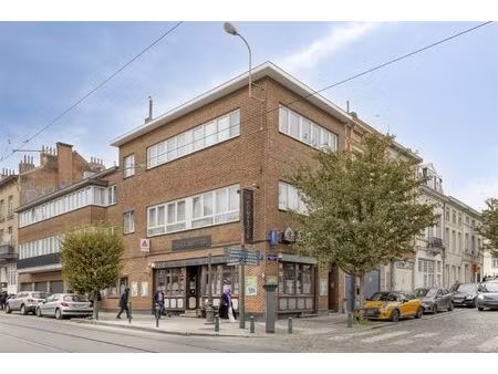 opbrengsteigendom te koop te laken.■