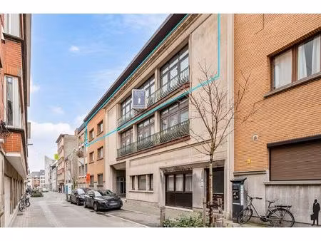 ruim te renoveren appartement (152 m²) met uitzonderlijk potentieel