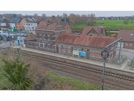 authentiek stationsgebouw in lebbeke