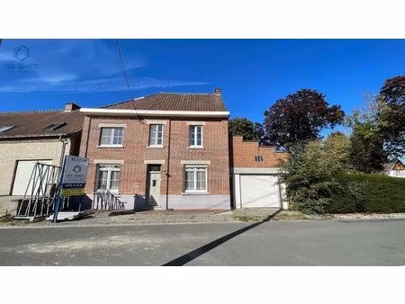 instapklare gezinswoning met 3 slaapkamers  garage  atelier en prachtige tuin in het hart 