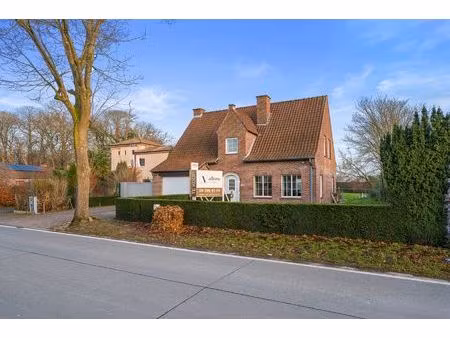 ruime open bebouwing met 3 slpk op 1.300 m² te nazareth!