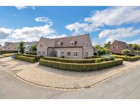 villa op prachtige  groene locatie te lennik