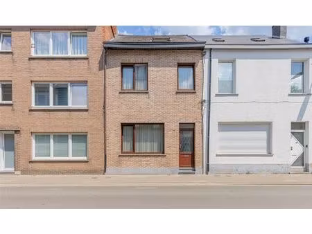 volwaardige gezinswoning met 5 slaapkamers en 2 badkamers