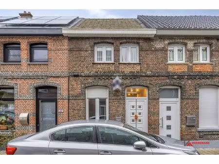 woning met 2 (mogelijk 3) slaapkamers en tuin.