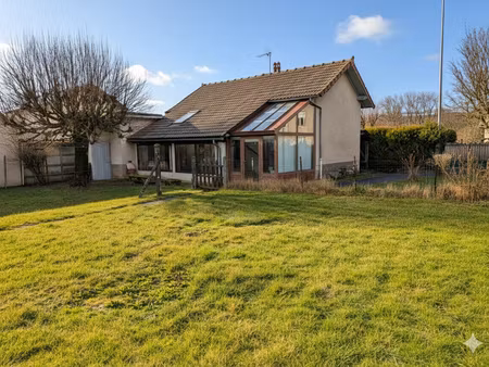 maison arpajon-sur-cère - 2 chambres - 696 m² de terrain - garage