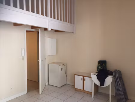 a louer studio t1 bis 38m2 plein centre ville la rochelle